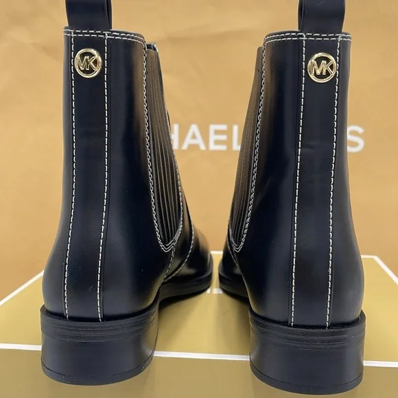 Michael Kors ELLA FLAT BOOTIE
FAUX LEATHER
49F4ELFE5L
BLACK - Picture 13 of 16